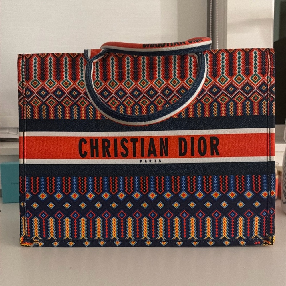 Dior bag perfect condition so perfect for summer